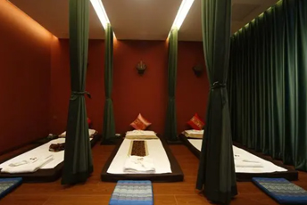 北京泰式按摩的被动瑜伽:当身体被折叠成诗